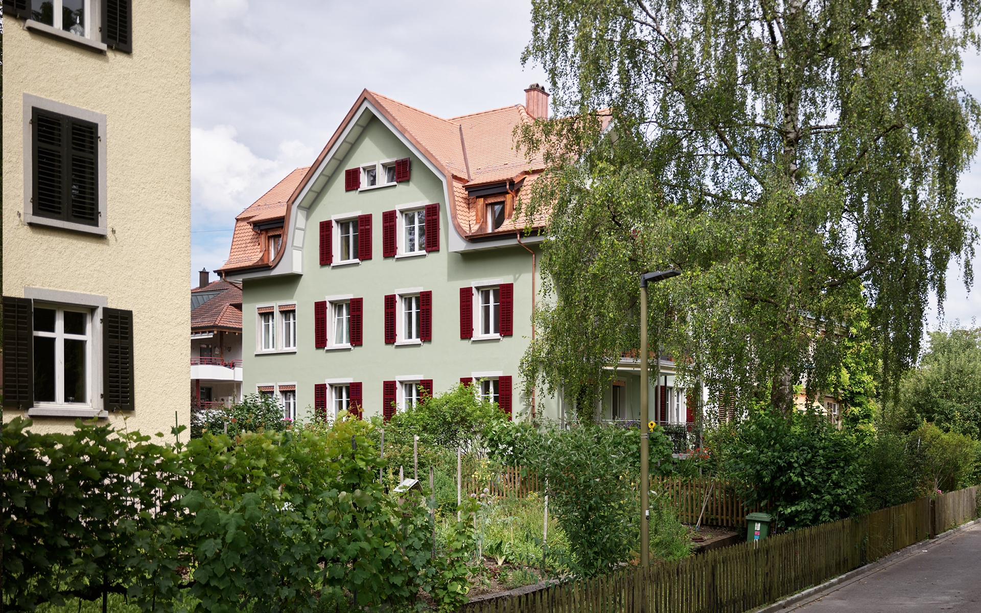 Dachsanierung und neue Fassadenfarbe